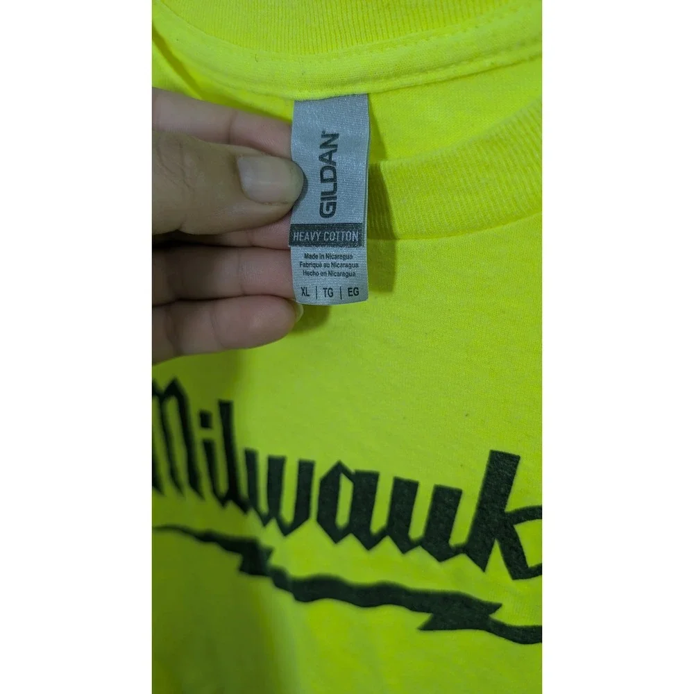 Milwaukee Tool Heavy Duty T-Shirt Mens XL Neon Yellow Safety Green Gildan Tee - Picture 2 of 3
